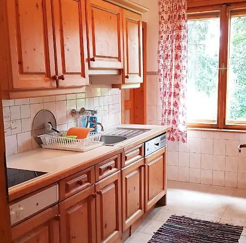 Haus Veronika 아파트 자르마디